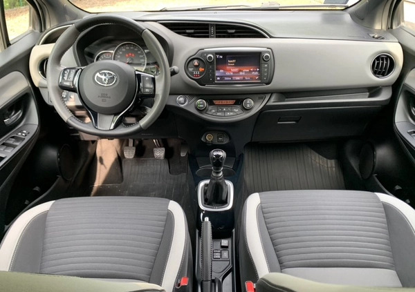 Toyota Yaris cena 49000 przebieg: 167000, rok produkcji 2017 z Bochnia małe 326